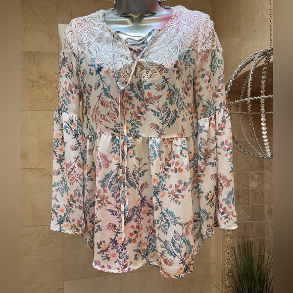 Small sheer top #558 - Picture 1 of 8